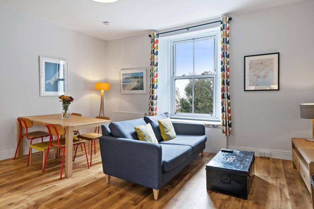 Pendennis - Bright Victorian Flat, Sea Views & Close To Beach Falmouth Luaran gambar