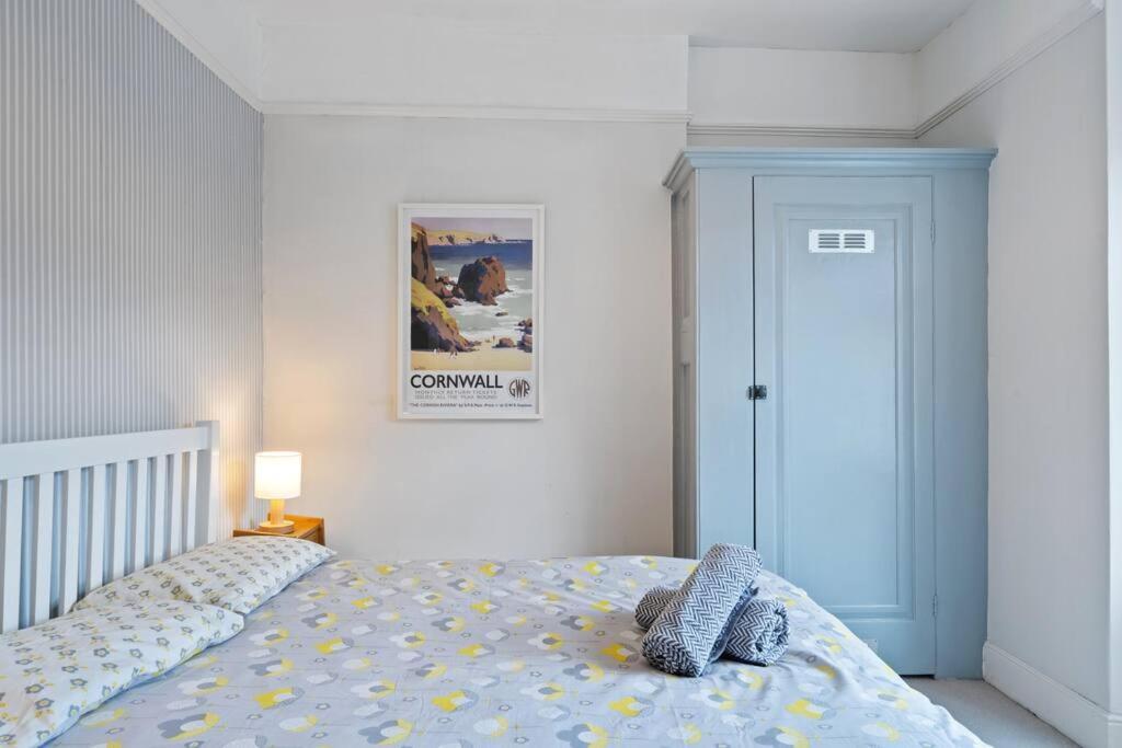 Pendennis - Bright Victorian Flat, Sea Views & Close To Beach Falmouth Luaran gambar