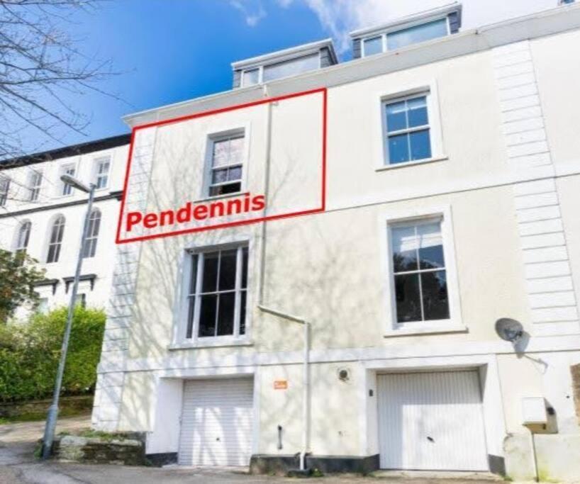 Pendennis - Bright Victorian Flat, Sea Views & Close To Beach Falmouth Luaran gambar