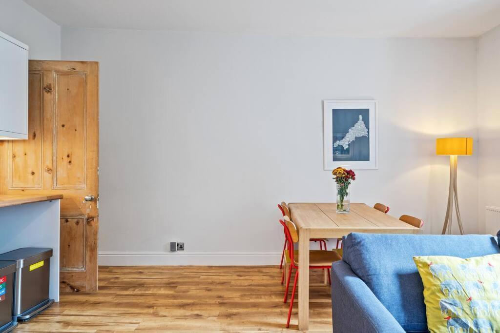Pendennis - Bright Victorian Flat, Sea Views & Close To Beach Falmouth Luaran gambar