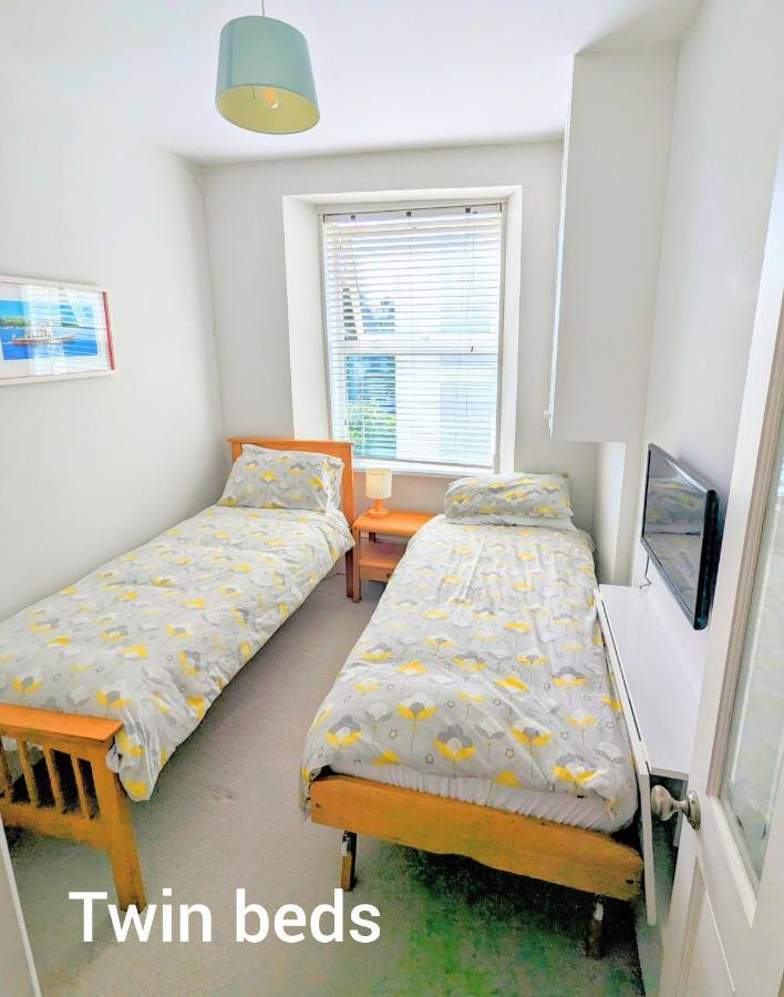 Pendennis - Bright Victorian Flat, Sea Views & Close To Beach Falmouth Luaran gambar